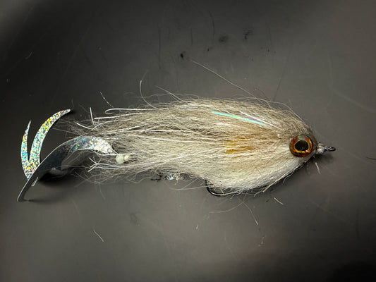 Dragontail Hover Darter Grey White